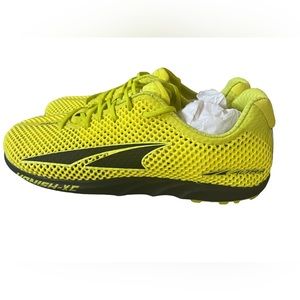 Brand New without box. Women’s Altra Vanish XC 10.5 yellow